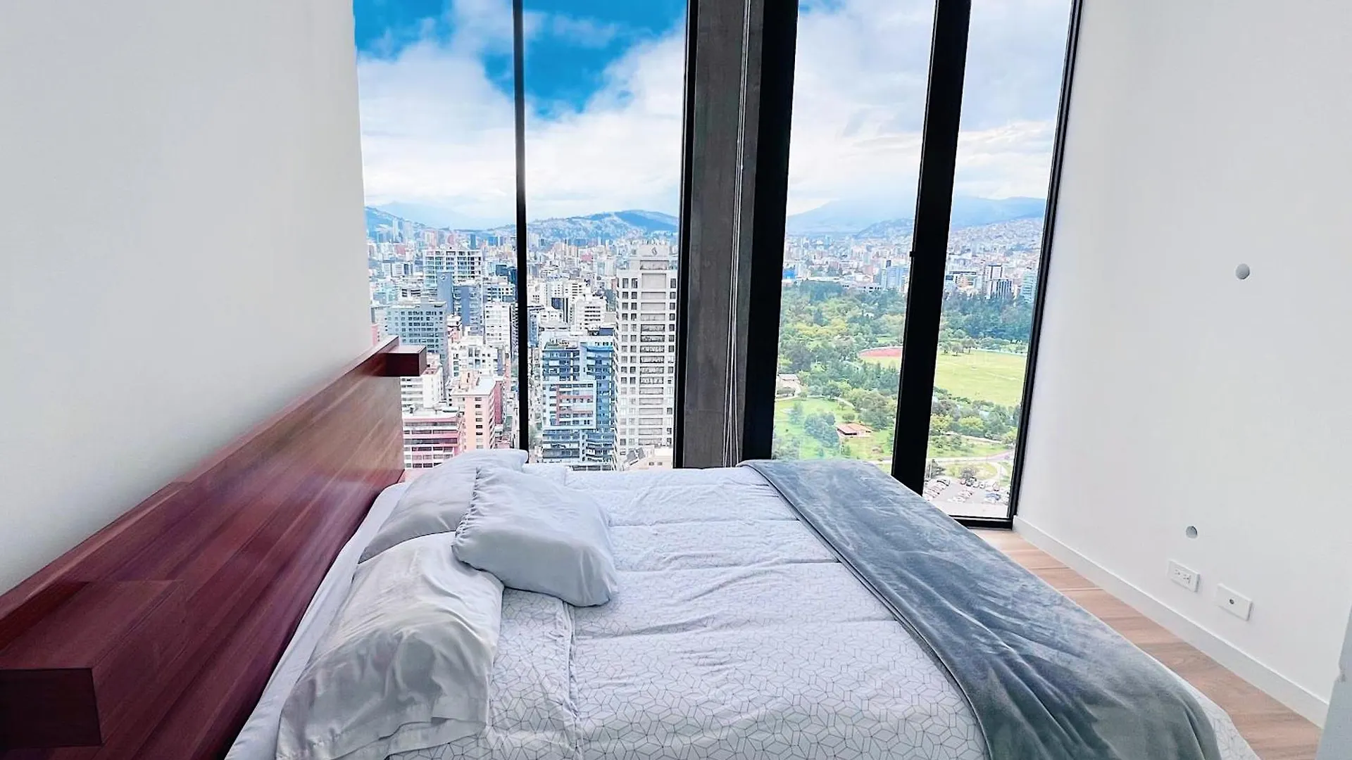 Vive Quito Desde El Edificio Mas Alto Piso 28 Lägenhet